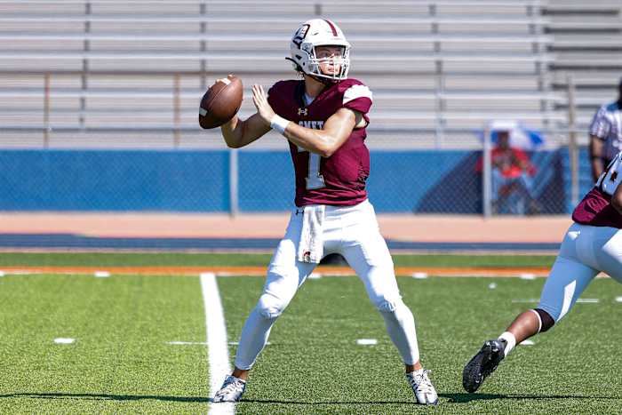 De Smet 2025 quarterback Dillon Duff